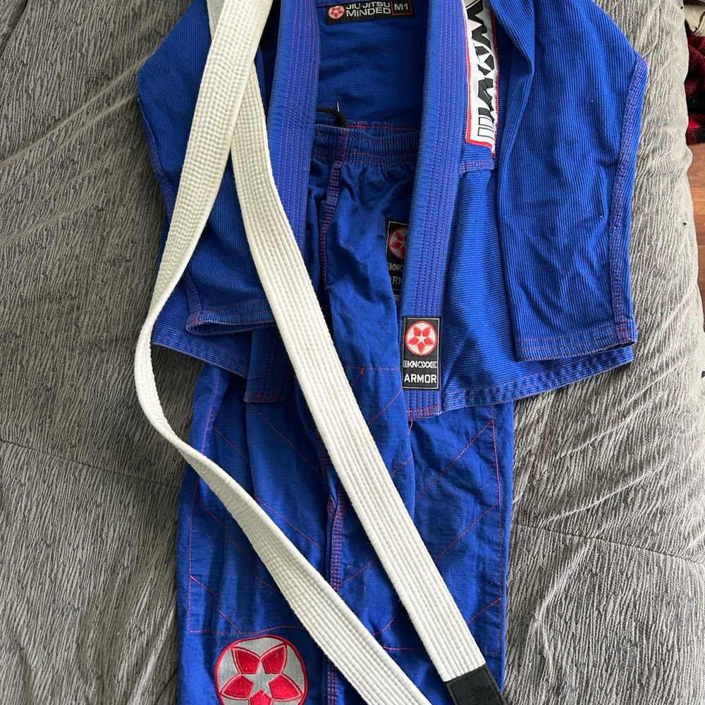 Blue Kids Knoxx Jiu Jitsu Gi with White Belt